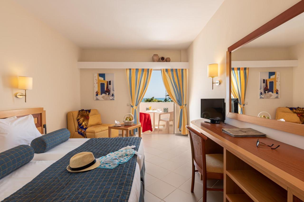 Anissa Beach Hotel Hersonissos  Bagian luar foto